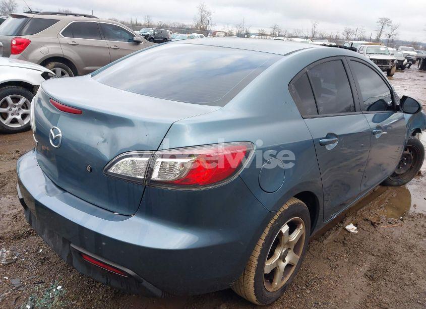 Photo 4 of 2010 Mazda Mazda3 I SPORT (VIN JM1BL1SF1A1213994)