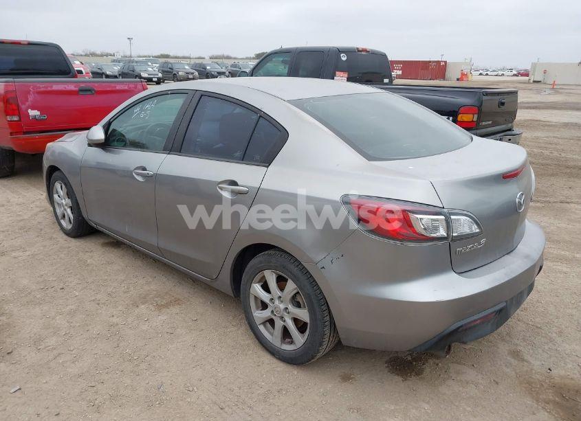 Photo 3 of 2010 Mazda Mazda3 I TOURING (VIN JM1BL1SF1A1216166)