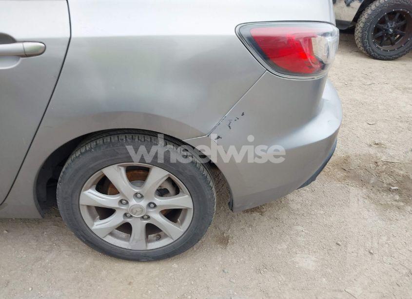 Photo 6 of 2010 Mazda Mazda3 I TOURING (VIN JM1BL1SF1A1216166)