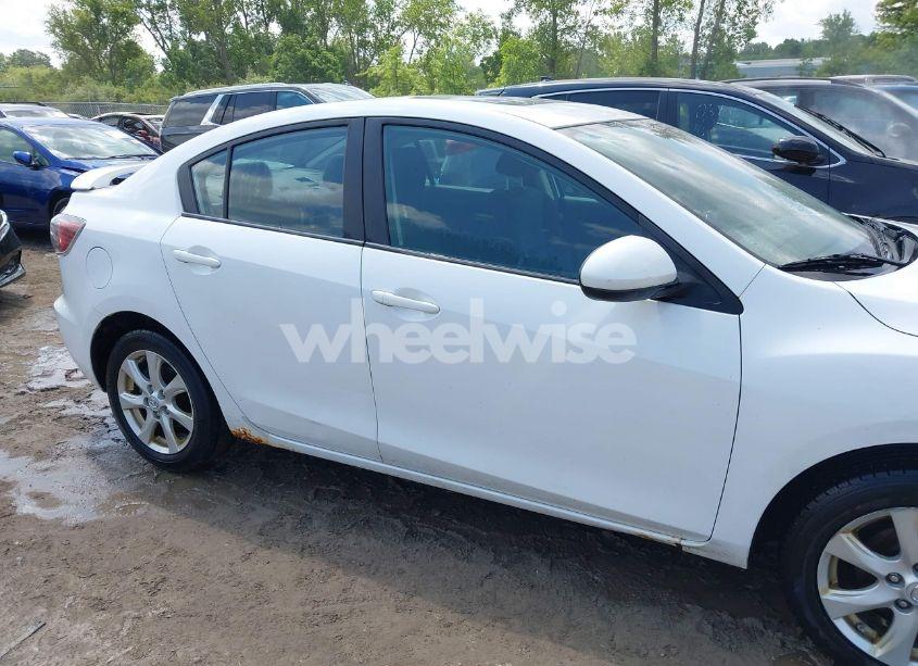 Photo 13 of 2010 Mazda Mazda3 I TOURING (VIN JM1BL1SF1A1222100)
