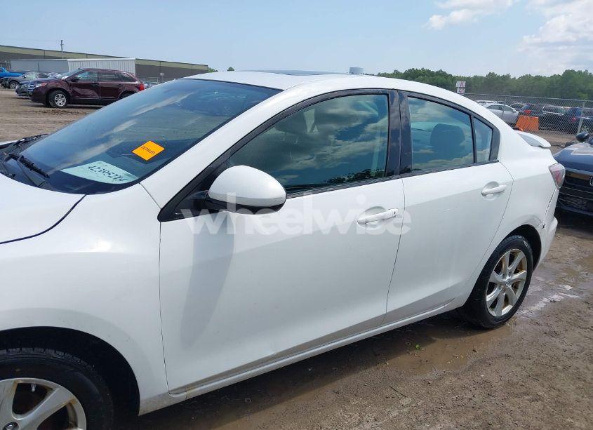 Photo 14 of 2010 Mazda Mazda3 I TOURING (VIN JM1BL1SF1A1222100)