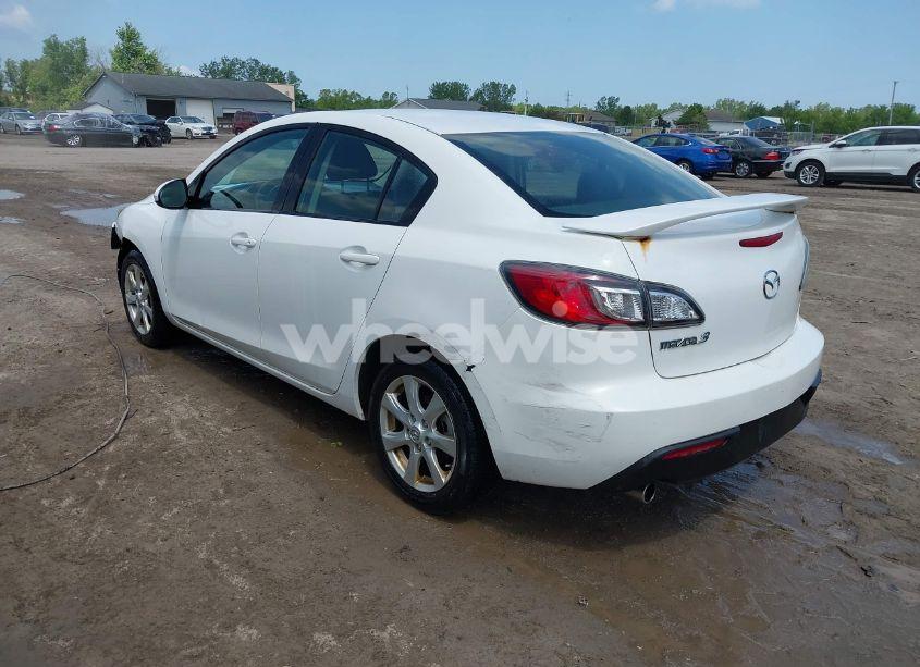 Photo 3 of 2010 Mazda Mazda3 I TOURING (VIN JM1BL1SF1A1222100)