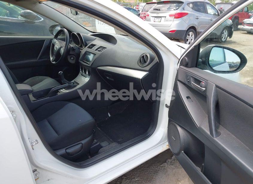 Photo 5 of 2010 Mazda Mazda3 I TOURING (VIN JM1BL1SF1A1222100)