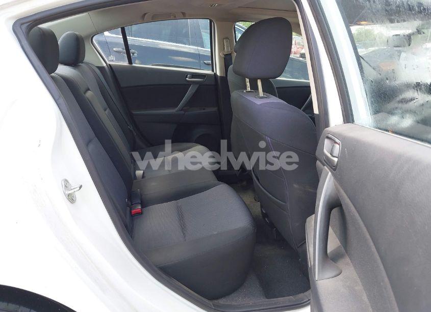 Photo 8 of 2010 Mazda Mazda3 I TOURING (VIN JM1BL1SF1A1222100)