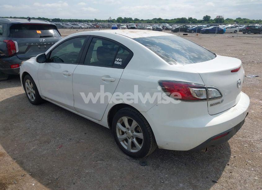 Photo 3 of 2010 Mazda Mazda3 I TOURING (VIN JM1BL1SF1A1227989)
