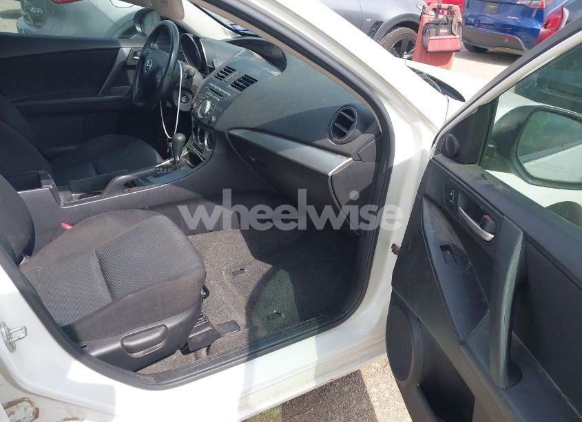 Photo 5 of 2010 Mazda Mazda3 I TOURING (VIN JM1BL1SF1A1227989)