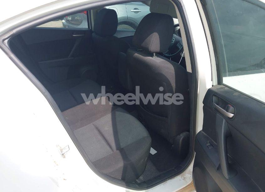 Photo 8 of 2010 Mazda Mazda3 I TOURING (VIN JM1BL1SF1A1227989)