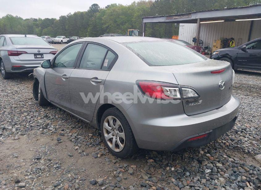 Photo 3 of 2010 Mazda Mazda3 I SPORT (VIN JM1BL1SF1A1257607)