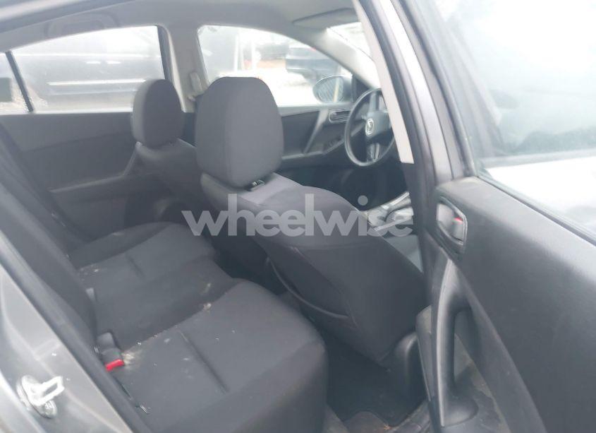 Photo 8 of 2010 Mazda Mazda3 I SPORT (VIN JM1BL1SF1A1257607)