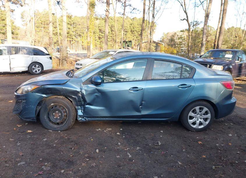 Photo 14 of 2010 Mazda Mazda3 I SPORT (VIN JM1BL1SF1A1265920)