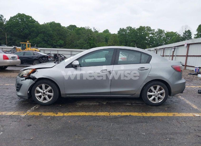 Photo 15 of 2010 Mazda Mazda3 I TOURING (VIN JM1BL1SF2A1131594)