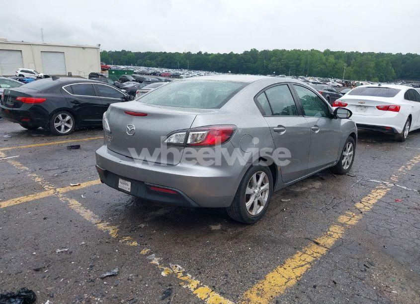 Photo 4 of 2010 Mazda Mazda3 I TOURING (VIN JM1BL1SF2A1131594)