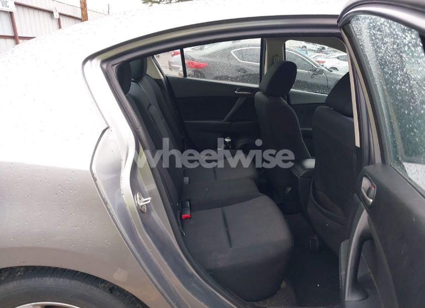 Photo 8 of 2010 Mazda Mazda3 I TOURING (VIN JM1BL1SF2A1131594)