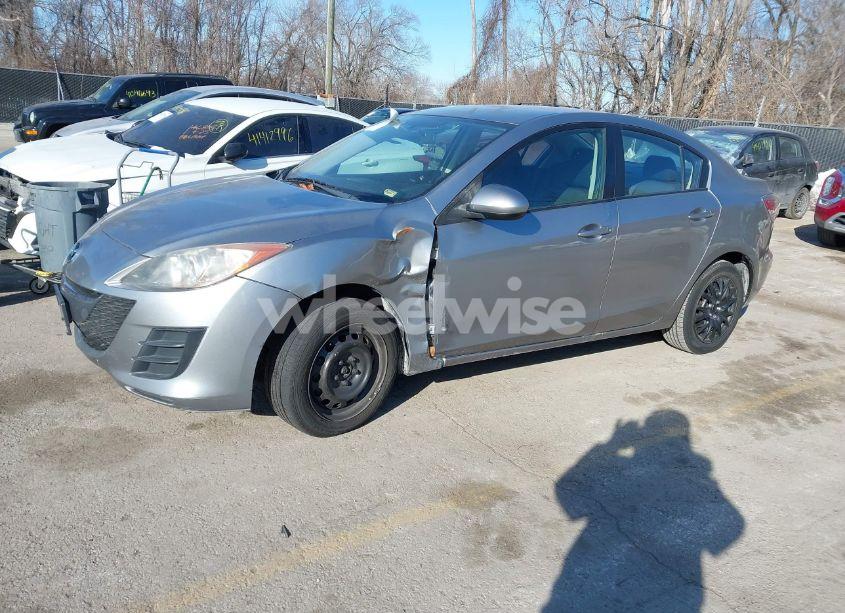 Photo 2 of 2010 Mazda Mazda3 I TOURING (VIN JM1BL1SF2A1132096)