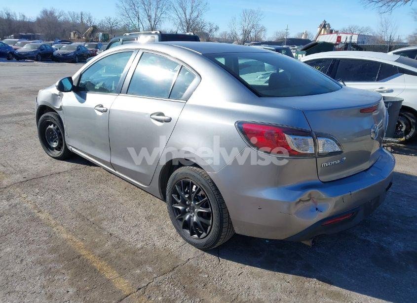 Photo 3 of 2010 Mazda Mazda3 I TOURING (VIN JM1BL1SF2A1132096)