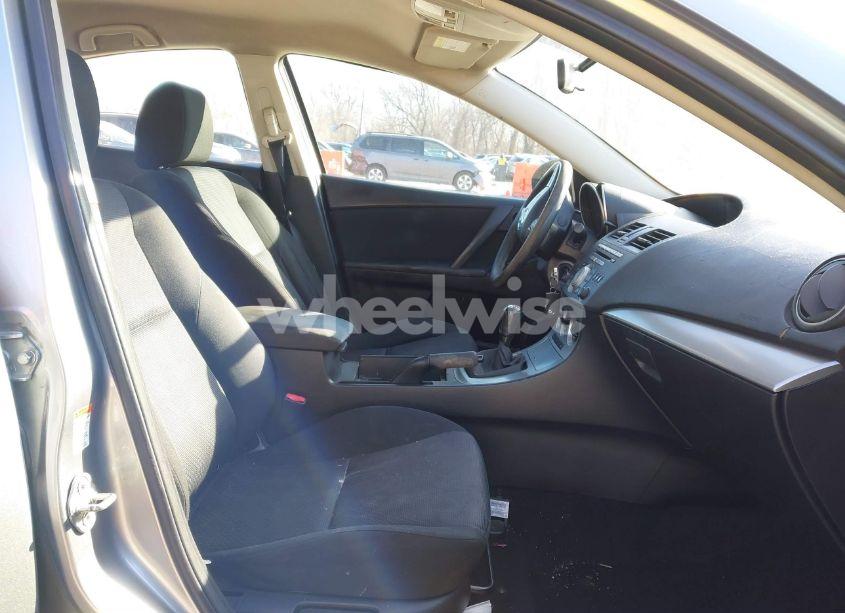 Photo 5 of 2010 Mazda Mazda3 I TOURING (VIN JM1BL1SF2A1132096)