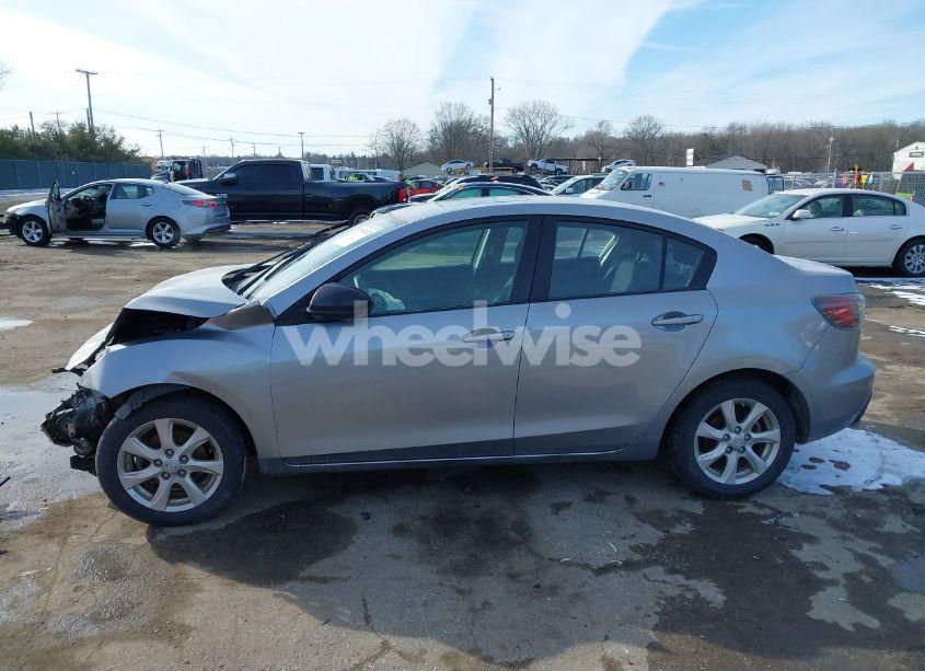 Photo 14 of 2010 Mazda Mazda3 I TOURING (VIN JM1BL1SF2A1139128)