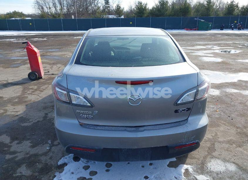 Photo 16 of 2010 Mazda Mazda3 I TOURING (VIN JM1BL1SF2A1139128)