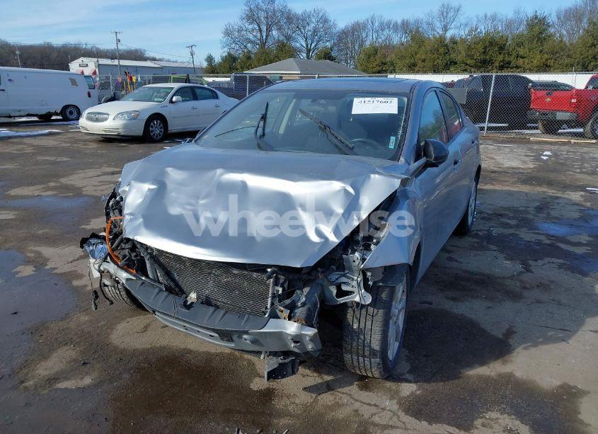 Photo 2 of 2010 Mazda Mazda3 I TOURING (VIN JM1BL1SF2A1139128)