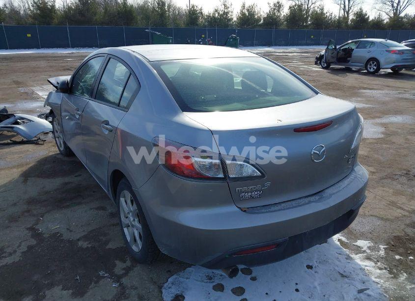 Photo 3 of 2010 Mazda Mazda3 I TOURING (VIN JM1BL1SF2A1139128)