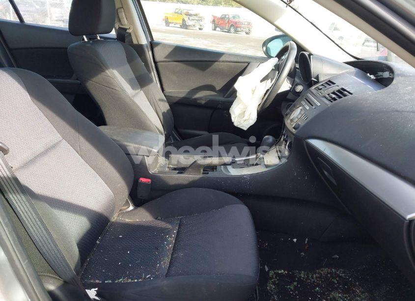 Photo 5 of 2010 Mazda Mazda3 I TOURING (VIN JM1BL1SF2A1139128)