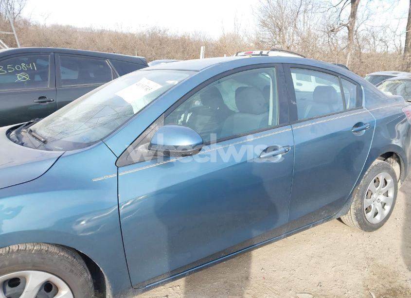 Photo 14 of 2010 Mazda Mazda3 I SPORT (VIN JM1BL1SF2A1187809)