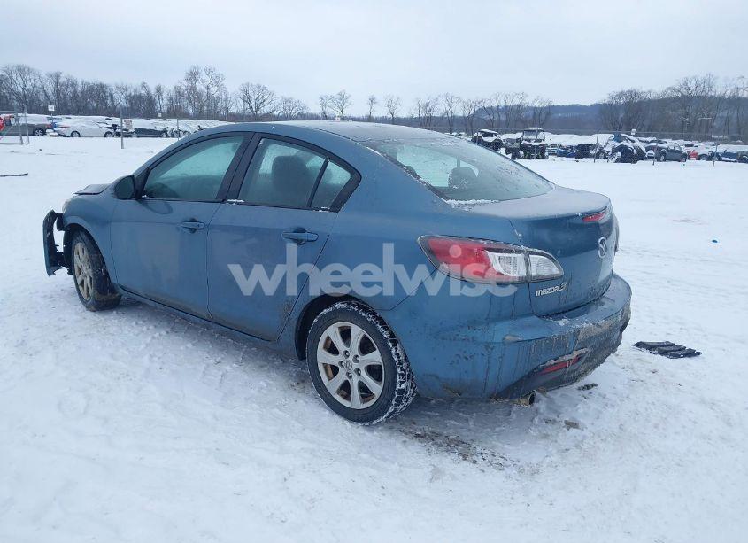 Photo 3 of 2010 Mazda Mazda3 I TOURING (VIN JM1BL1SF2A1213339)