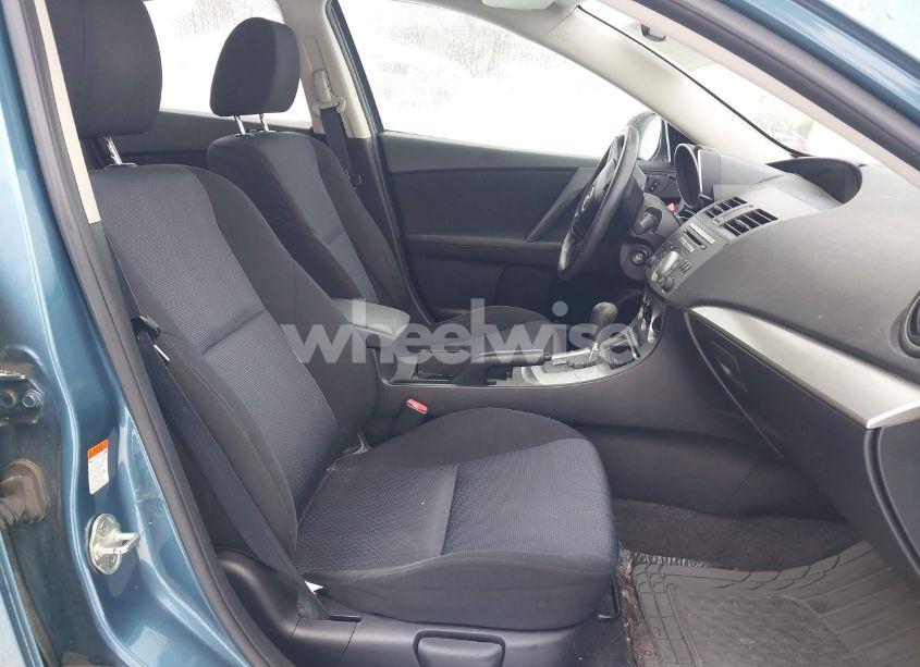 Photo 5 of 2010 Mazda Mazda3 I TOURING (VIN JM1BL1SF2A1213339)