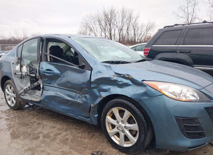 Photo 13 of 2010 Mazda Mazda3 I TOURING (VIN JM1BL1SF2A1225393)