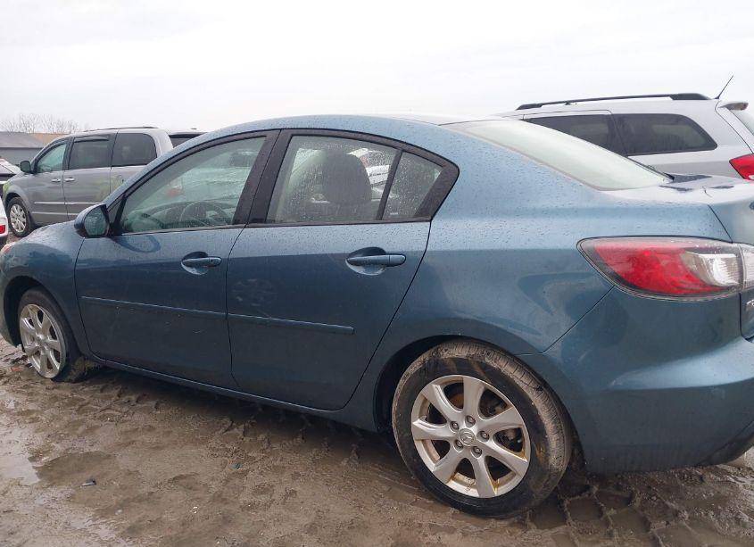 Photo 14 of 2010 Mazda Mazda3 I TOURING (VIN JM1BL1SF2A1225393)