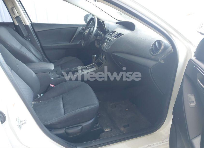 Photo 5 of 2010 Mazda Mazda3 I SPORT (VIN JM1BL1SF2A1268051)