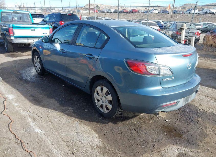 Photo 3 of 2010 Mazda Mazda3 I SPORT (VIN JM1BL1SF2A1279020)