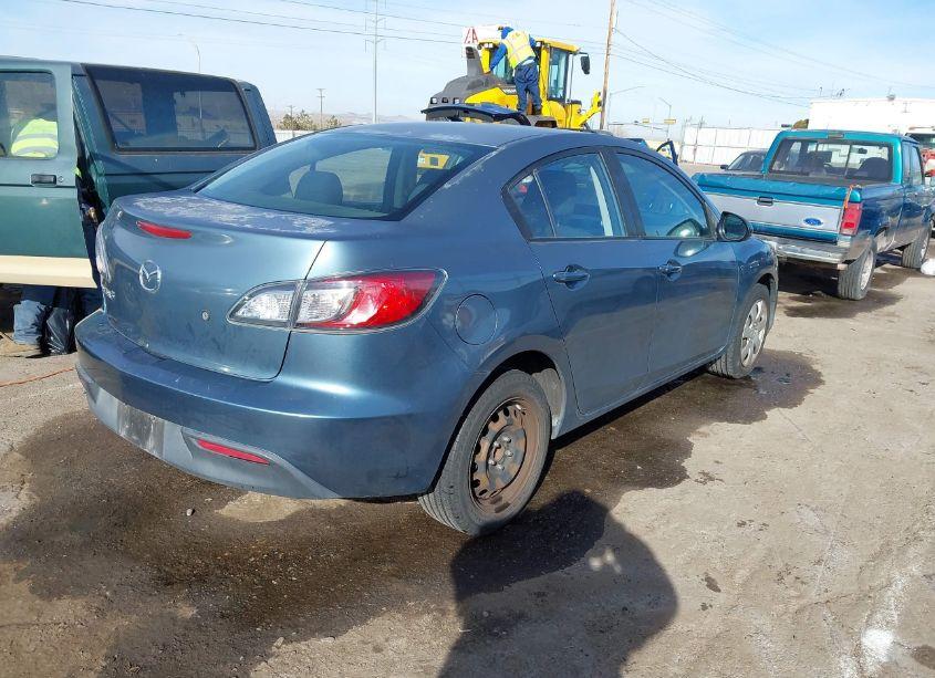 Photo 4 of 2010 Mazda Mazda3 I SPORT (VIN JM1BL1SF2A1279020)
