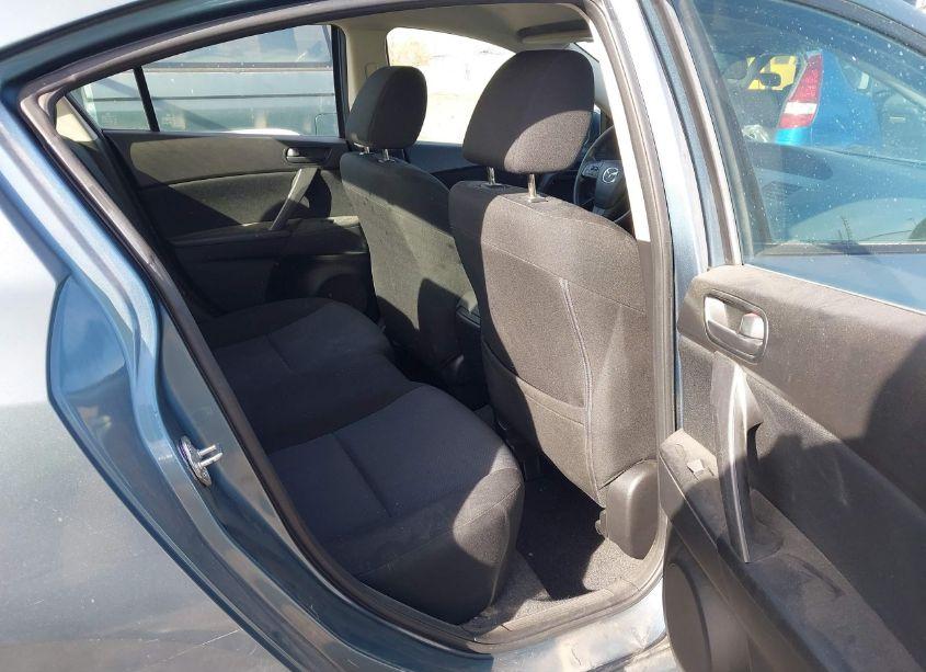 Photo 8 of 2010 Mazda Mazda3 I SPORT (VIN JM1BL1SF2A1279020)