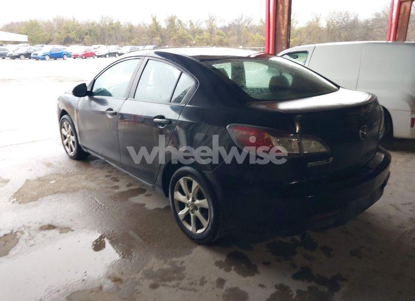 Photo 3 of 2010 Mazda Mazda3 I TOURING (VIN JM1BL1SF2A1297131)