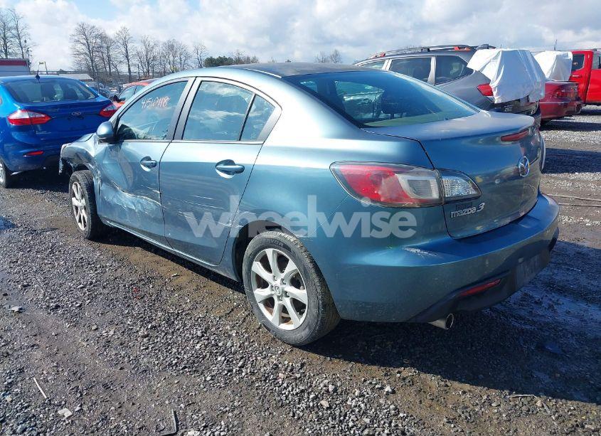 Photo 3 of 2010 Mazda Mazda3 I TOURING (VIN JM1BL1SF2A1332167)