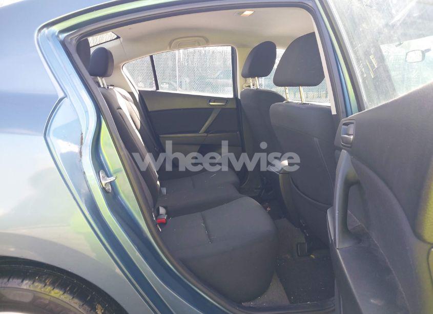 Photo 8 of 2010 Mazda Mazda3 I TOURING (VIN JM1BL1SF2A1332167)