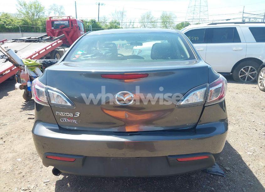 Photo 16 of 2010 Mazda Mazda3 I TOURING (VIN JM1BL1SF2A1337093)