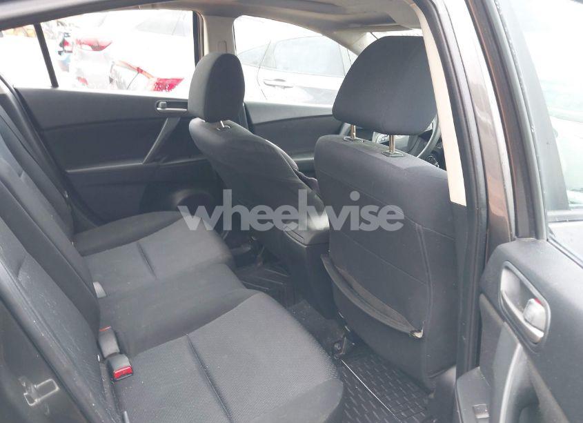 Photo 8 of 2010 Mazda Mazda3 I TOURING (VIN JM1BL1SF3A1134388)