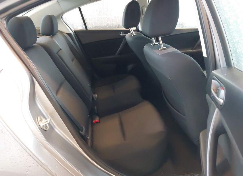 Photo 8 of 2010 Mazda Mazda3 I TOURING (VIN JM1BL1SF3A1140434)