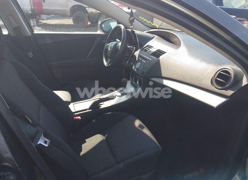 Photo 5 of 2010 Mazda Mazda3 I TOURING (VIN JM1BL1SF3A1150882)