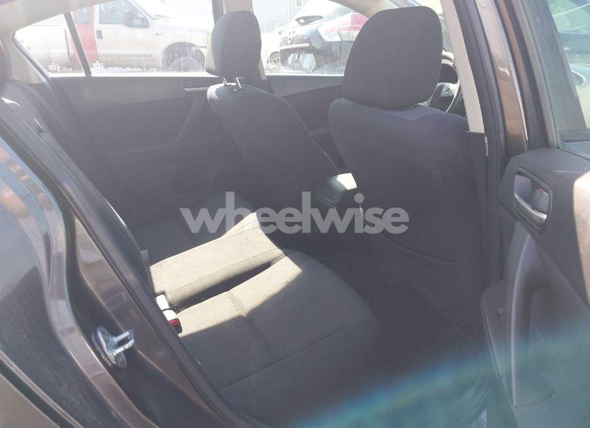 Photo 8 of 2010 Mazda Mazda3 I TOURING (VIN JM1BL1SF3A1150882)