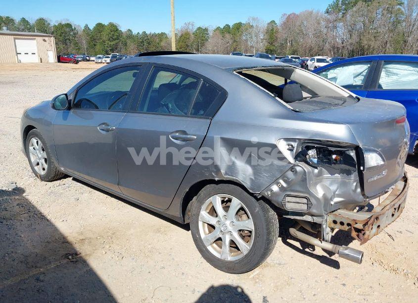 Photo 3 of 2010 Mazda Mazda3 I TOURING (VIN JM1BL1SF3A1177581)
