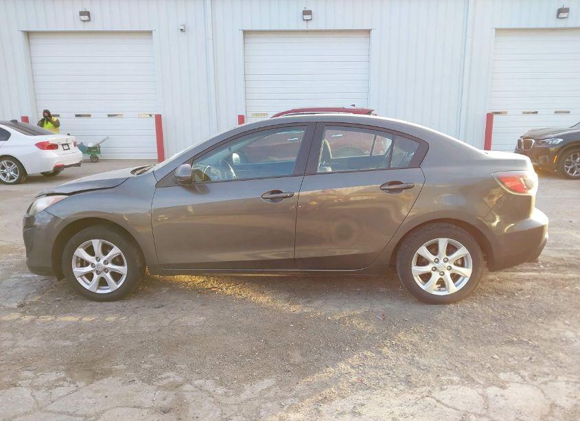 Photo 14 of 2010 Mazda Mazda3 I TOURING (VIN JM1BL1SF3A1328516)