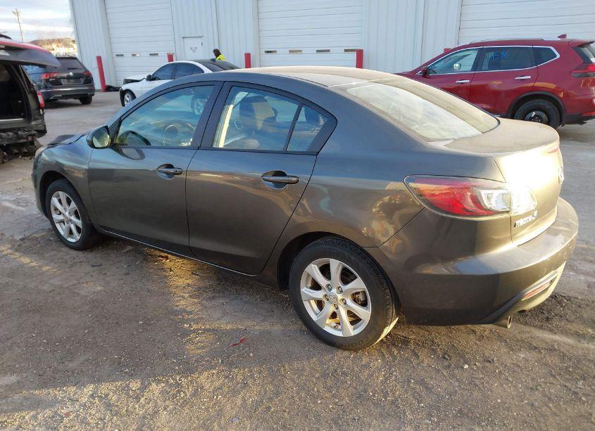 Photo 3 of 2010 Mazda Mazda3 I TOURING (VIN JM1BL1SF3A1328516)