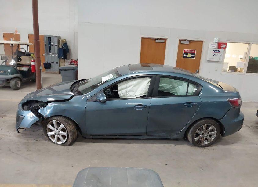 Photo 14 of 2010 Mazda Mazda3 I TOURING (VIN JM1BL1SF3A1341976)