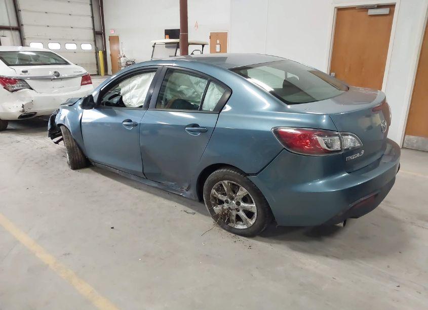 Photo 3 of 2010 Mazda Mazda3 I TOURING (VIN JM1BL1SF3A1341976)