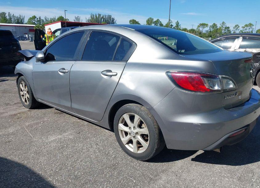Photo 3 of 2010 Mazda Mazda3 I TOURING (VIN JM1BL1SF4A1145450)
