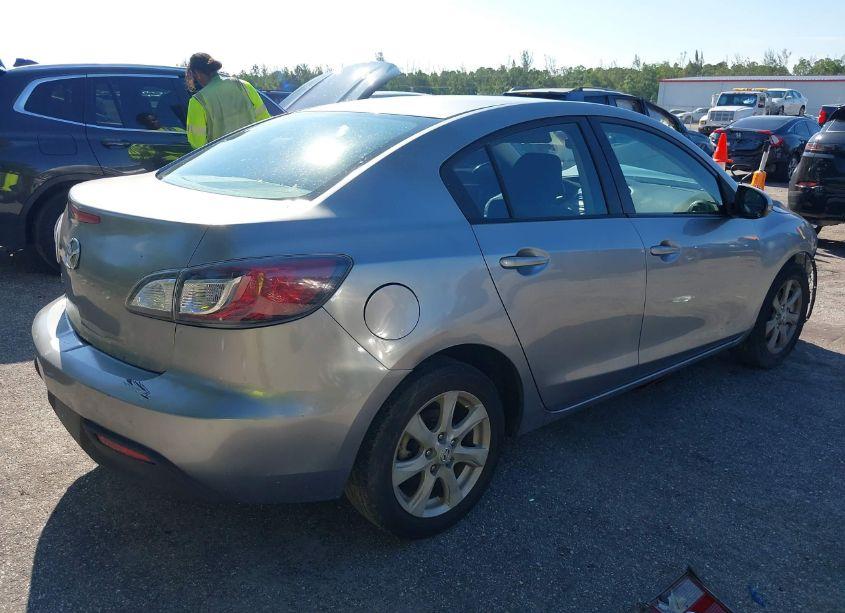 Photo 4 of 2010 Mazda Mazda3 I TOURING (VIN JM1BL1SF4A1145450)