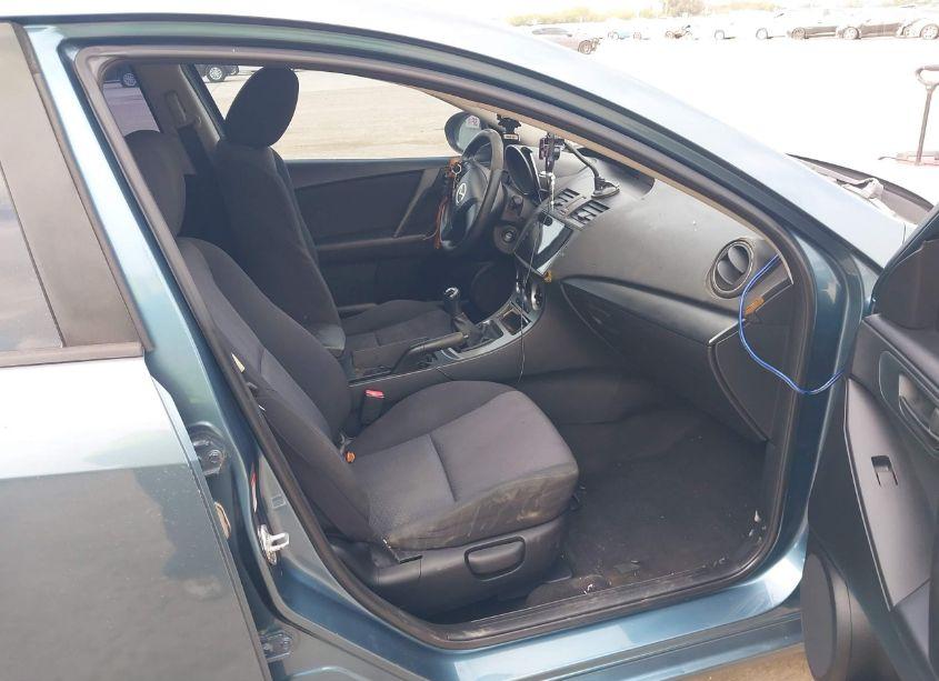 Photo 5 of 2010 Mazda Mazda3 I SPORT (VIN JM1BL1SF4A1157484)